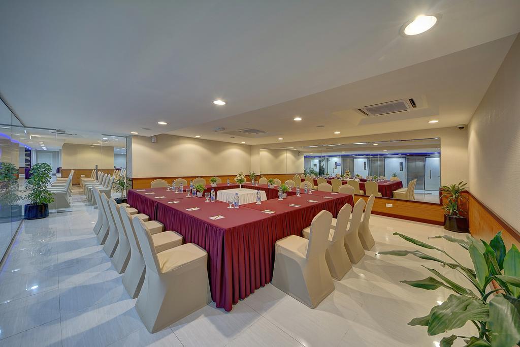 Tulip Inn Royal Suites Adżman Zewnętrze zdjęcie