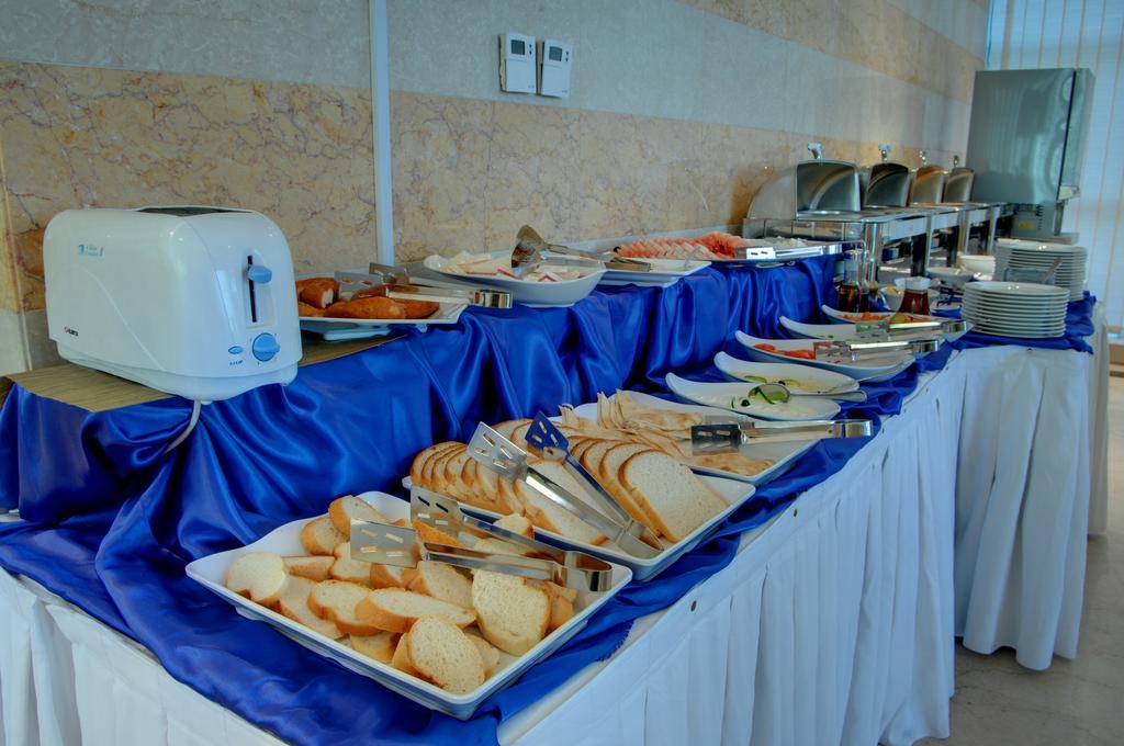 Tulip Inn Royal Suites Adżman Zewnętrze zdjęcie